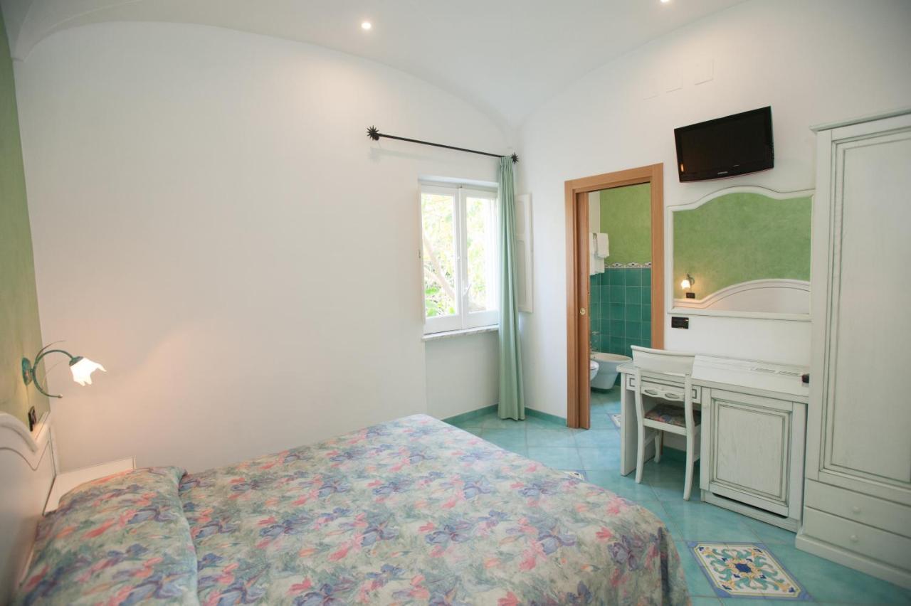 Hotel Villa Sirena - Thermae & Spa Ischia Exteriör bild