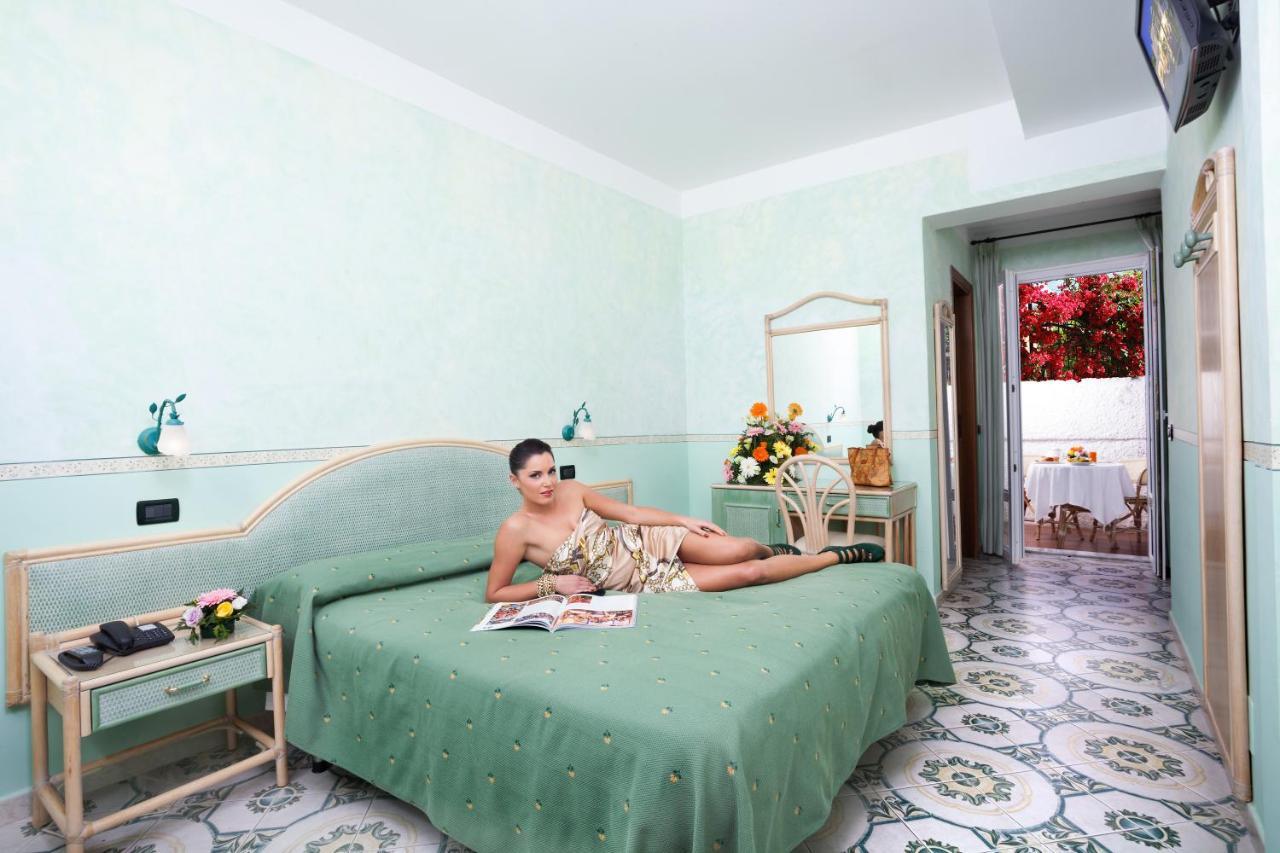 Hotel Villa Sirena - Thermae & Spa Ischia Exteriör bild