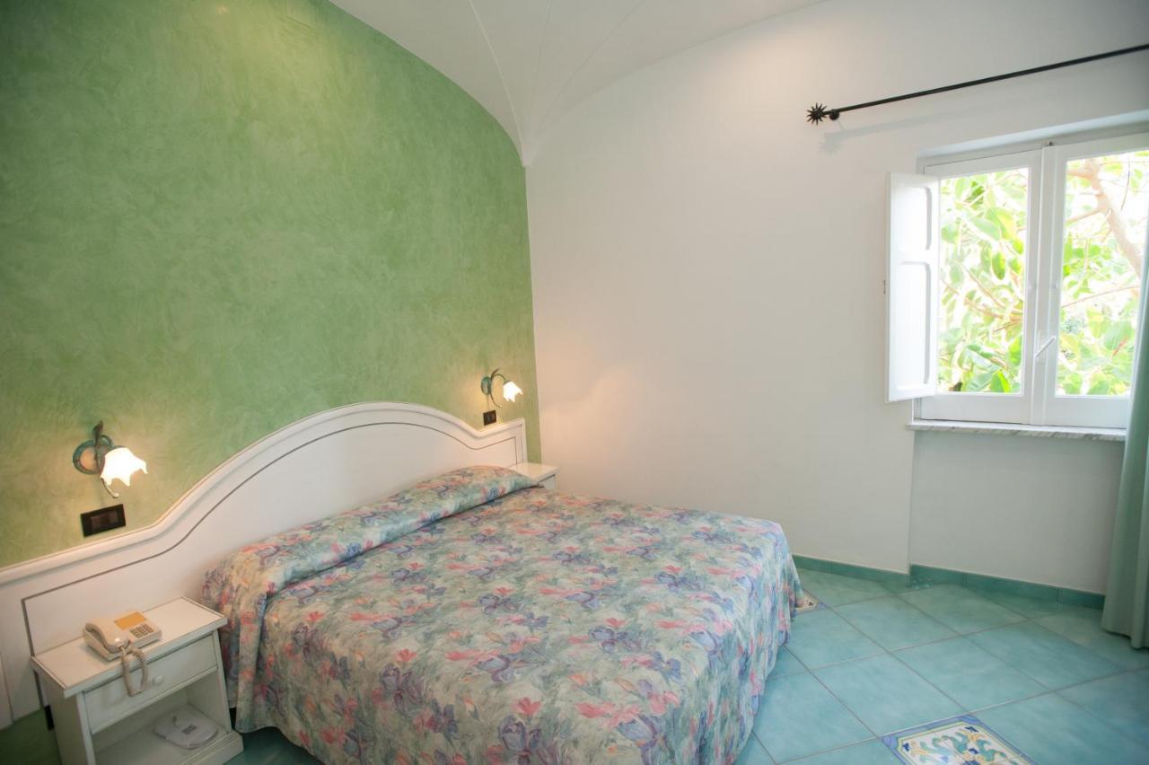 Hotel Villa Sirena - Thermae & Spa Ischia Exteriör bild