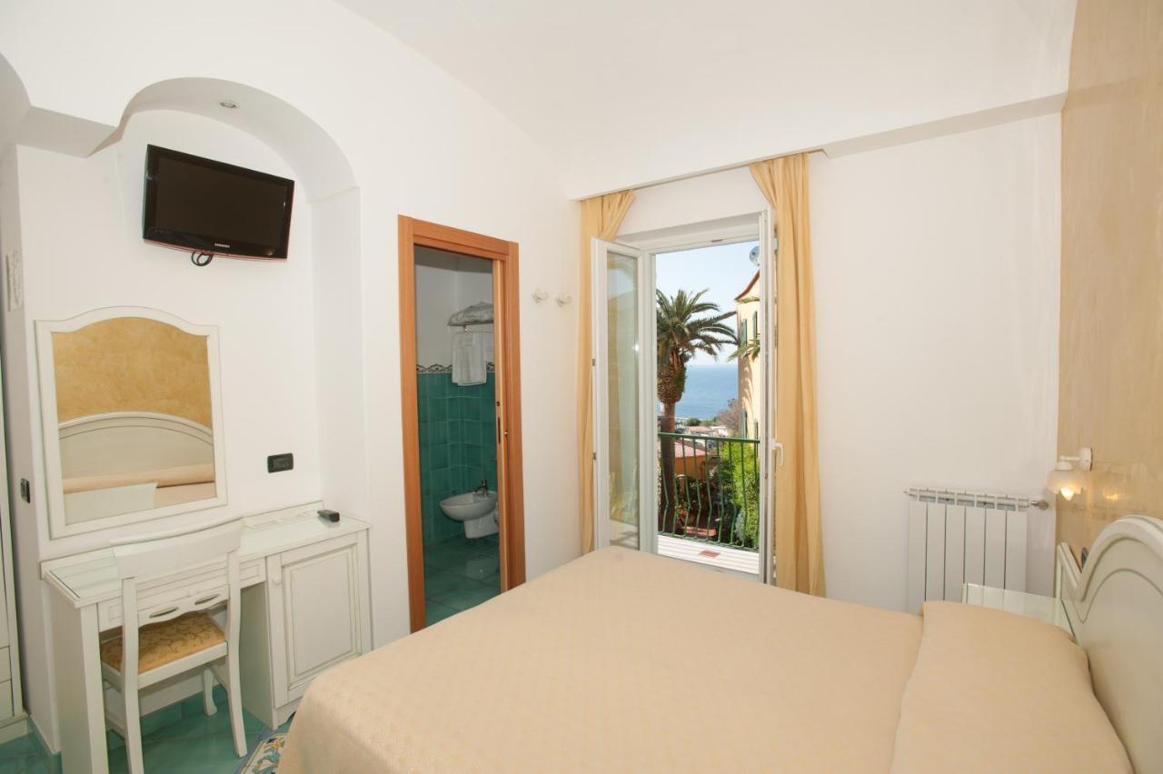 Hotel Villa Sirena - Thermae & Spa Ischia Exteriör bild