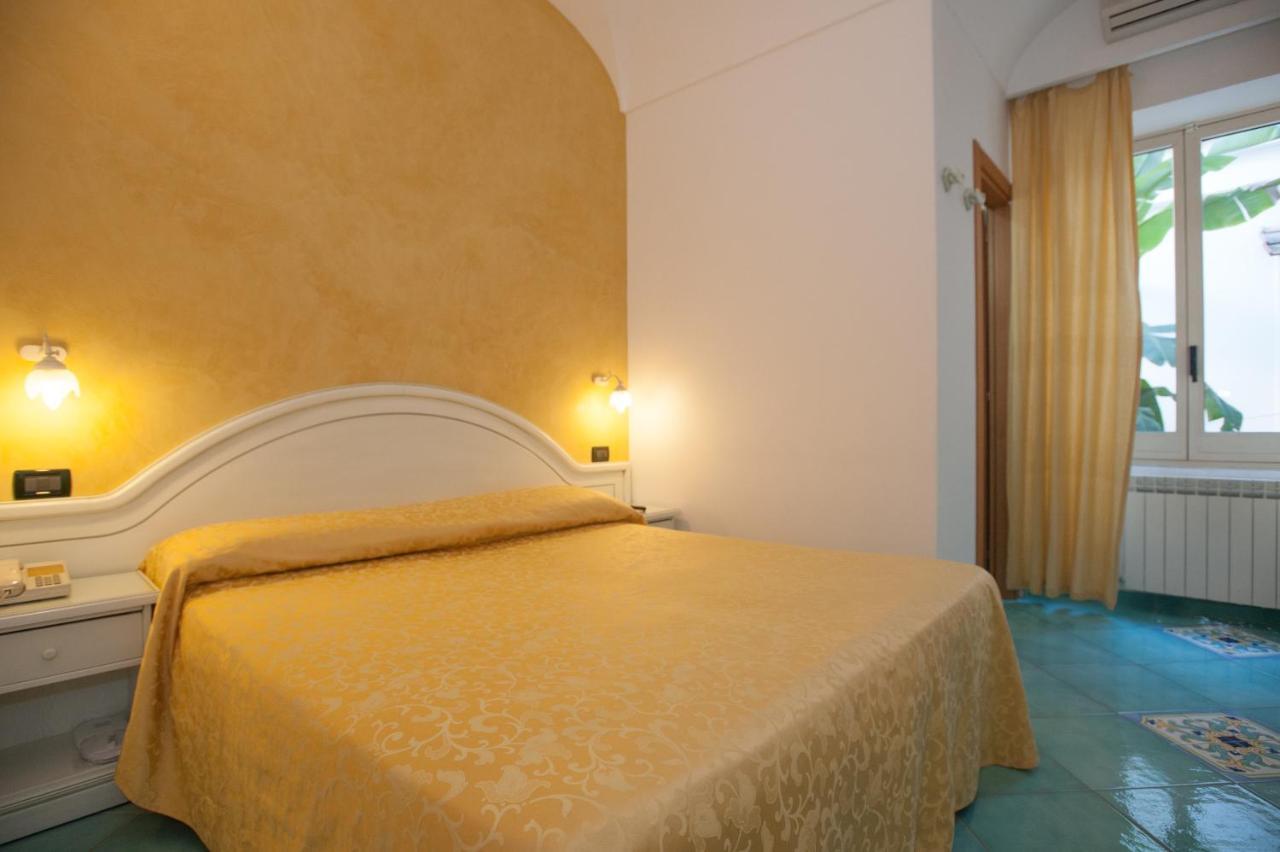 Hotel Villa Sirena - Thermae & Spa Ischia Exteriör bild