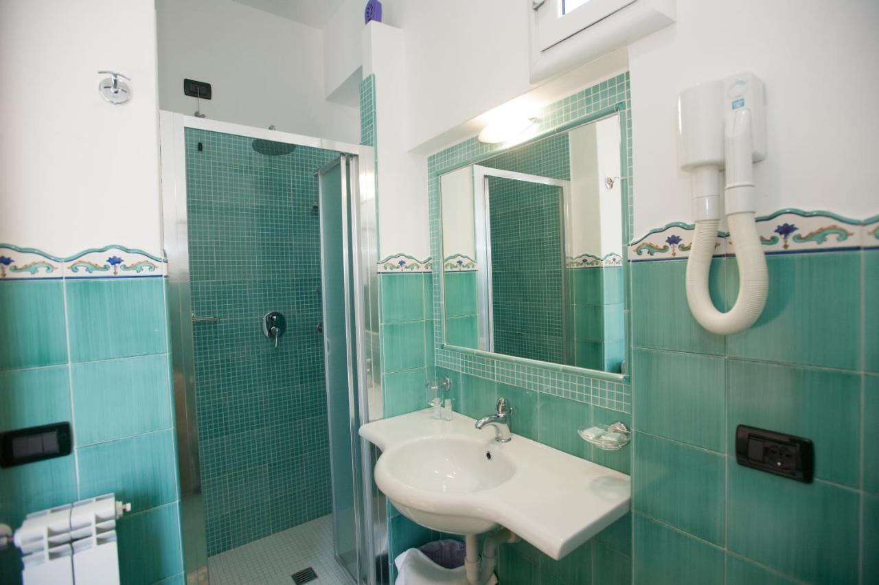 Hotel Villa Sirena - Thermae & Spa Ischia Exteriör bild