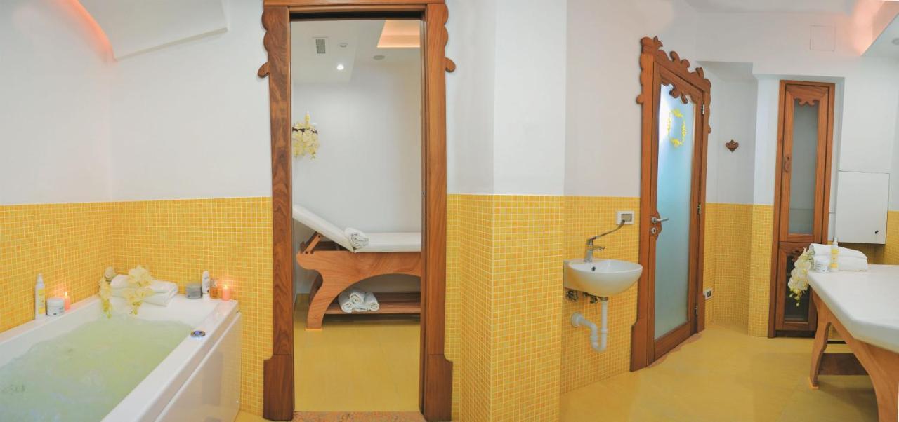 Hotel Villa Sirena - Thermae & Spa Ischia Exteriör bild