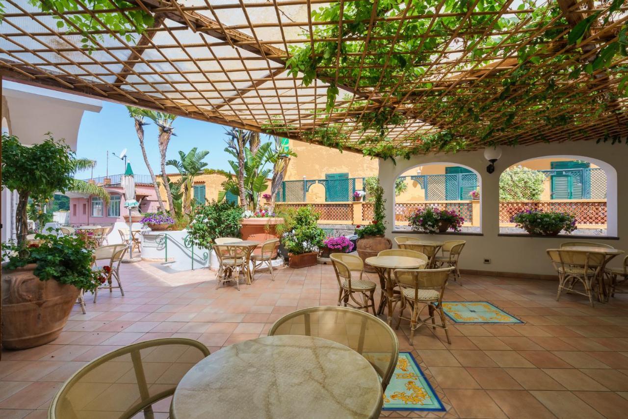 Hotel Villa Sirena - Thermae & Spa Ischia Exteriör bild